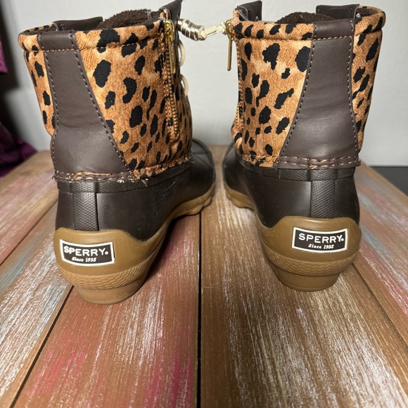 Speedy Women’s Syren Gulf Leopard Duck Size 7.5 Brown Boots Ankle Low Heel 1-2” - Picture 5 of 11
